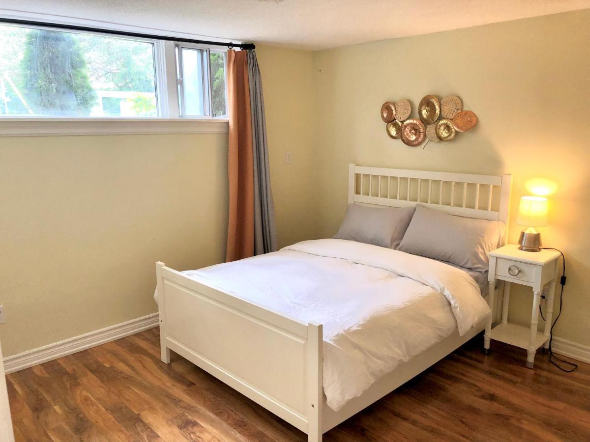Cozy & Convenient 2-Bedroom Apartment With Private Entrance Торонто Екстериор снимка